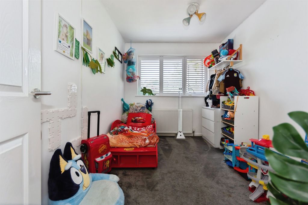 Property photo 3 of 18