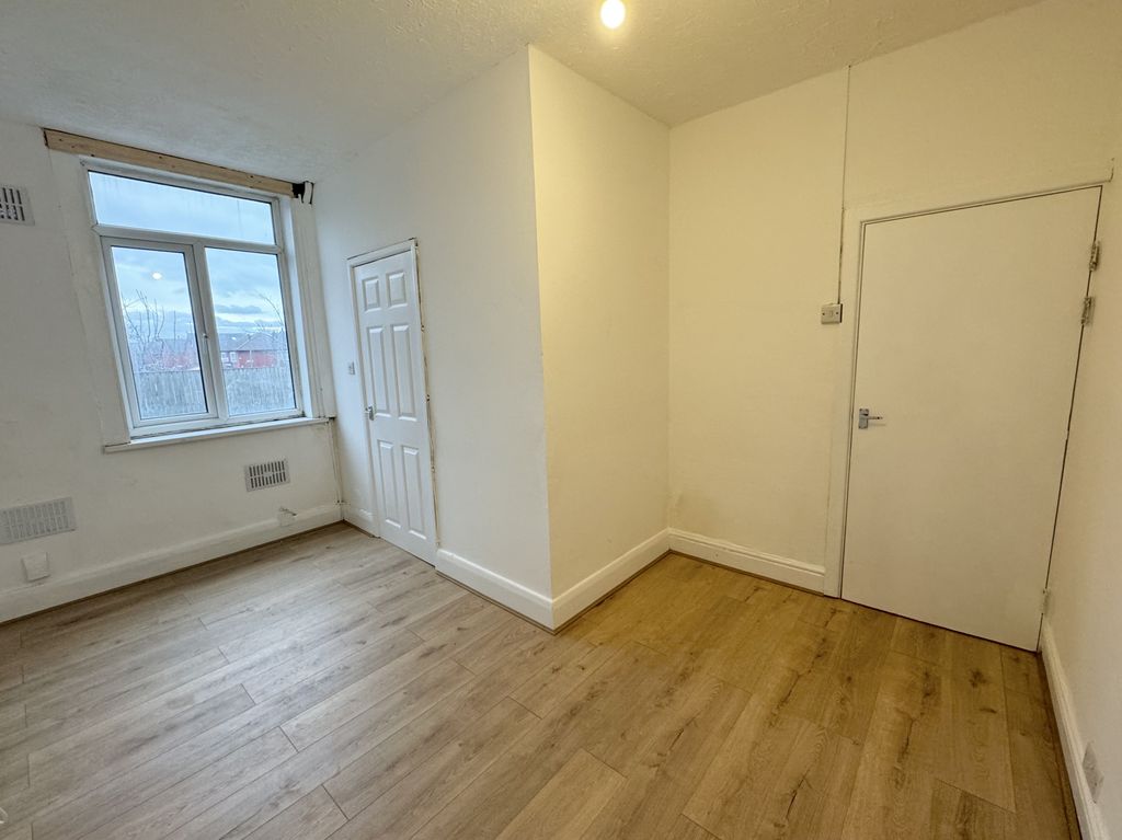 Property photo 2 of 3