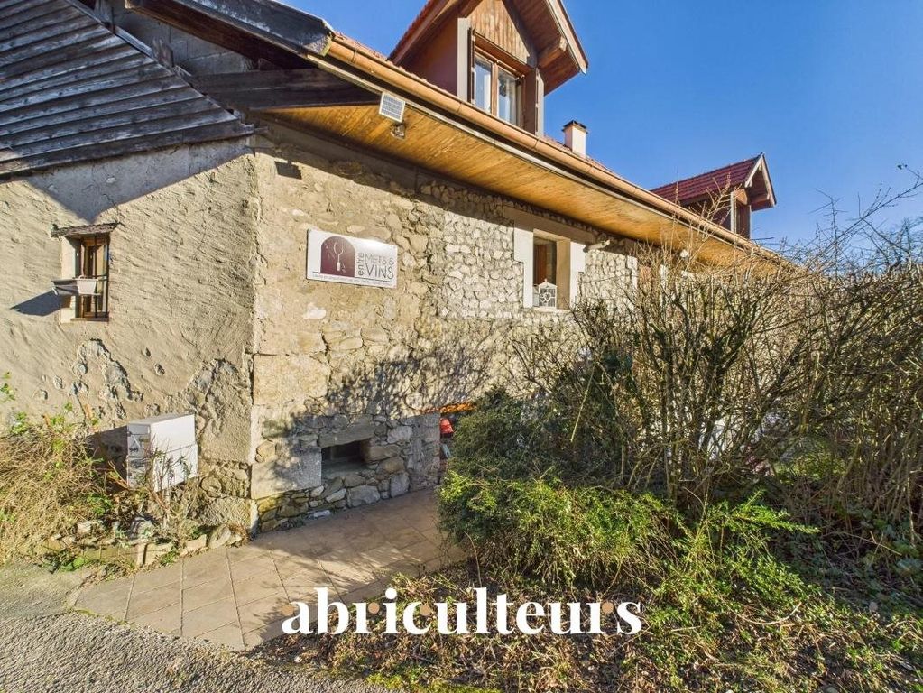 Property photo 1 of 24 Renovated Character Property In A Green Setting For Sale In Charvonnex Annecy (74370)