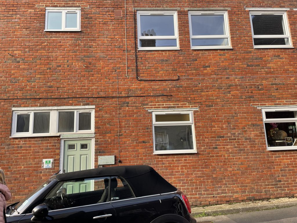Property photo 2 of 10