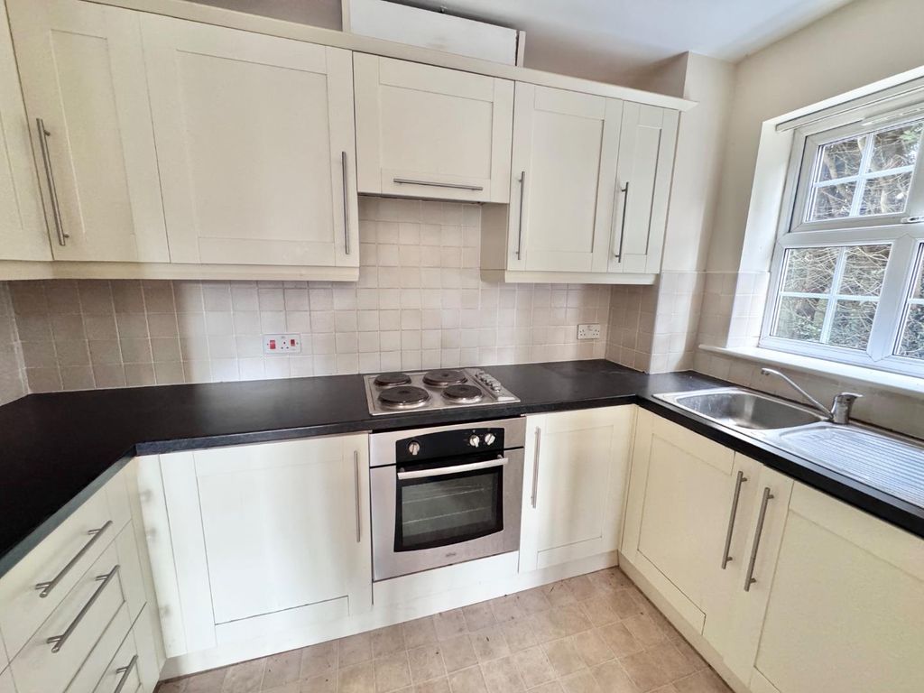 Property photo 2 of 15 Kitchen
