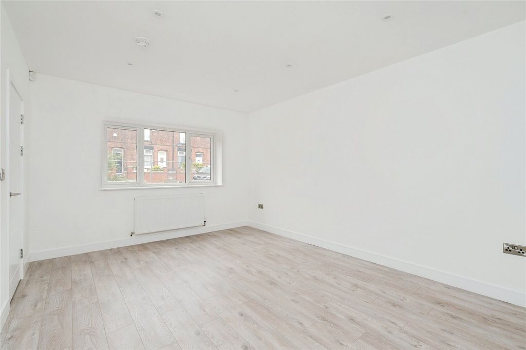 Property photo 3 of 20 Picture No. 08