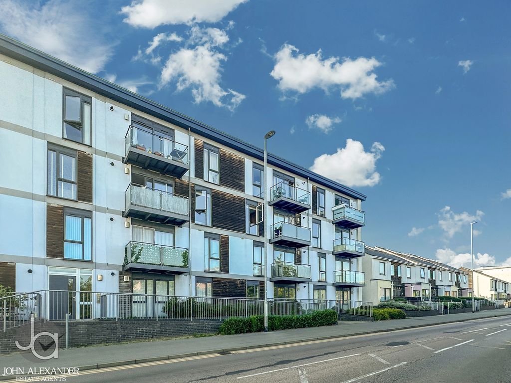 Property photo 1 of 8