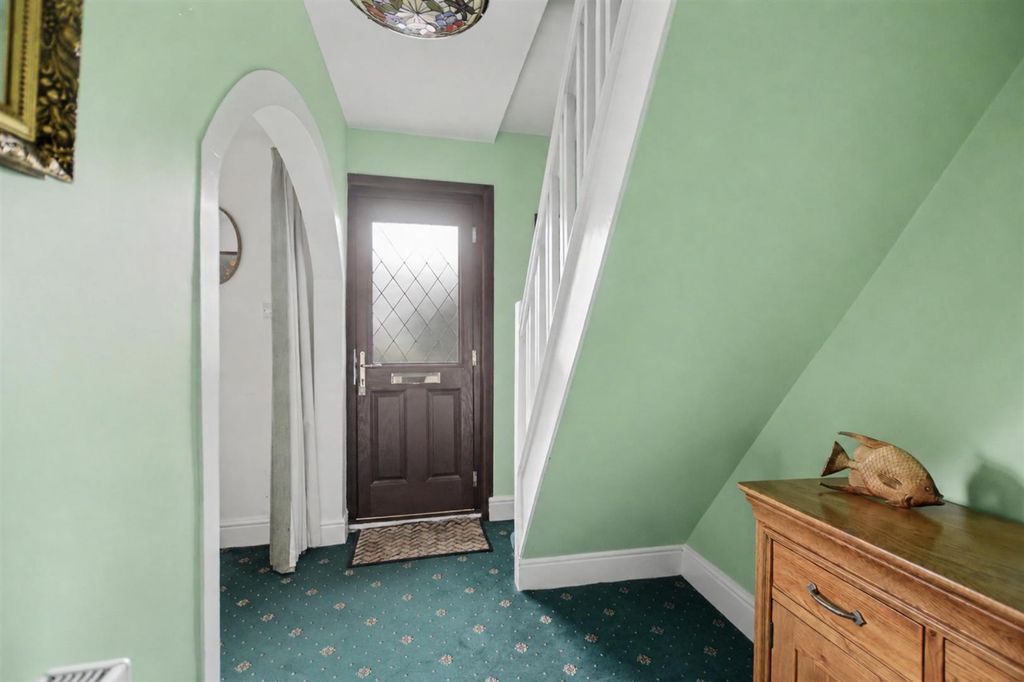 Property photo 2 of 22 Entrance Hall_2.Jpeg