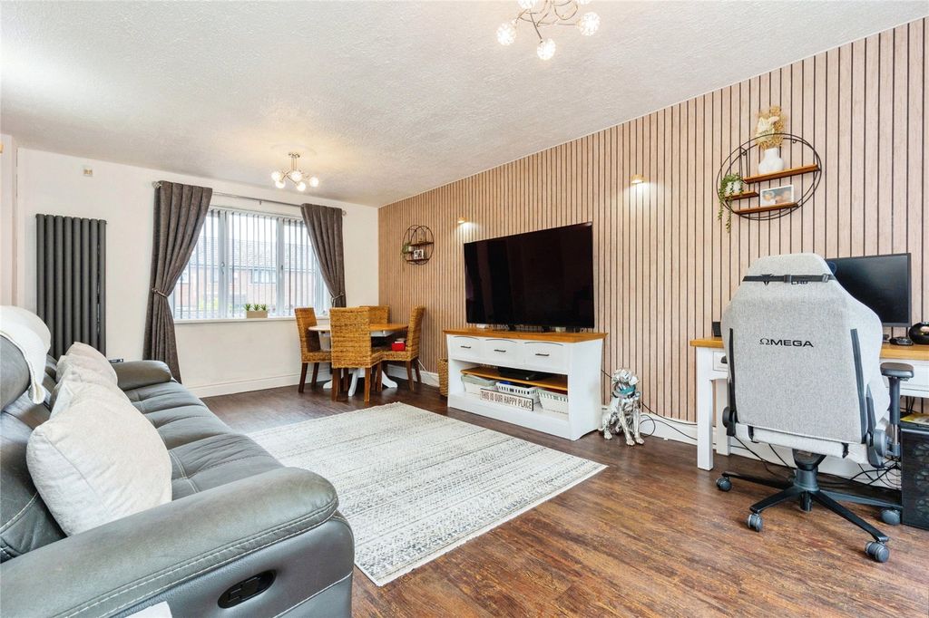 Property photo 3 of 16 Picture No. 13