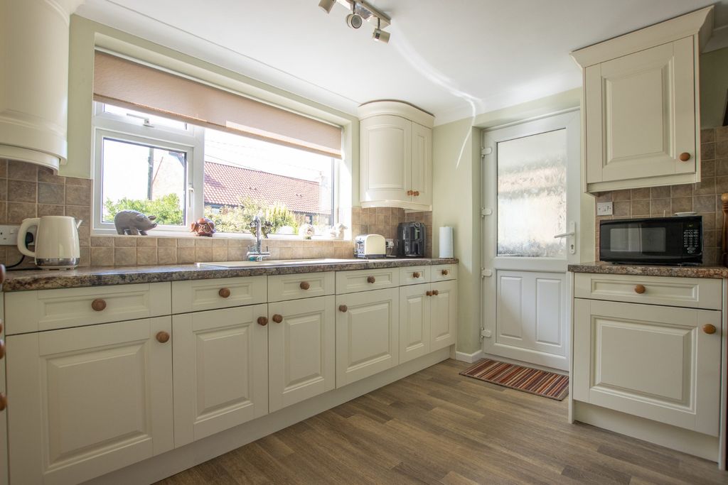 Property photo 3 of 27 3491946