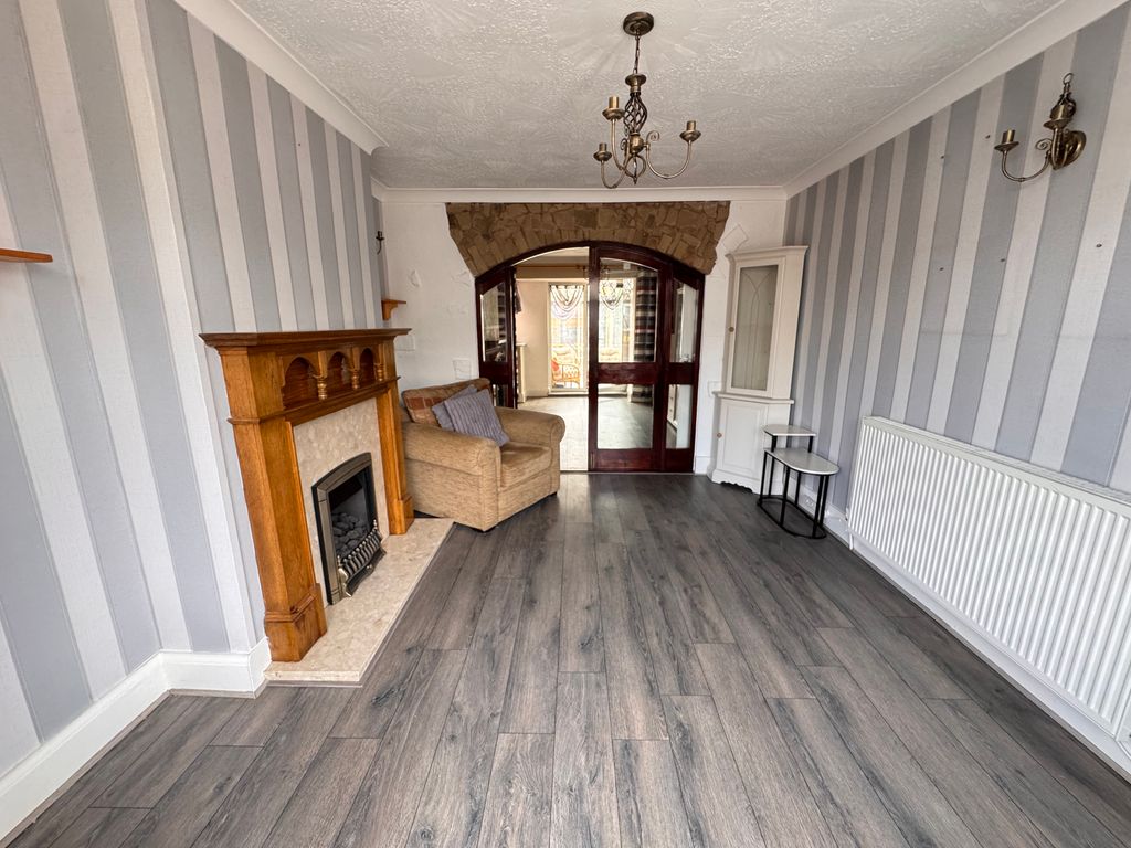 Property photo 2 of 14 Img_9409