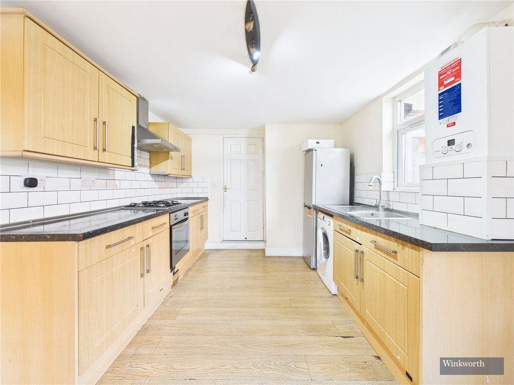 Property photo 3 of 11 Picture No. 17