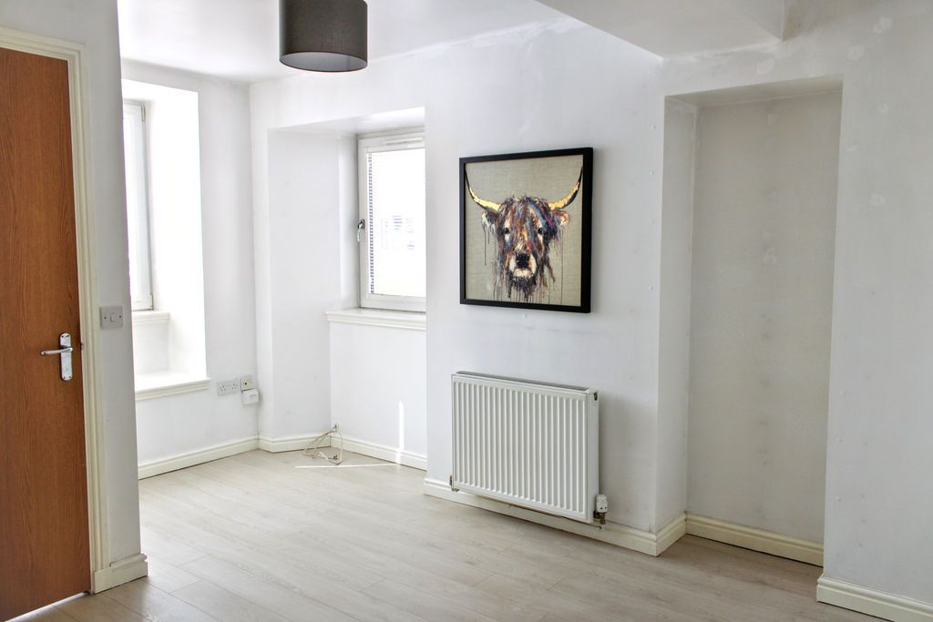 Property photo 3 of 10 Photo 1