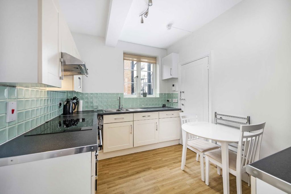 Property photo 3 of 4