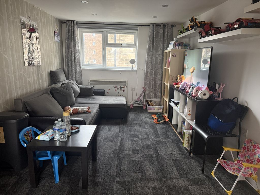 Property photo 2 of 8