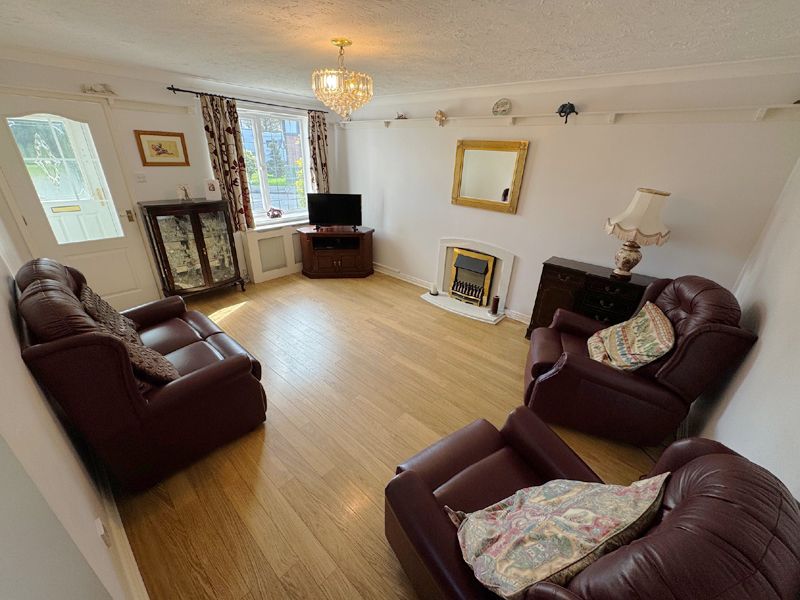 Property photo 2 of 30 Lounge