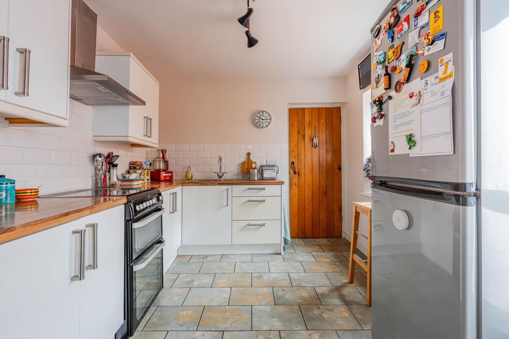 Property photo 3 of 23 Minffrwd Road-16.Jpg