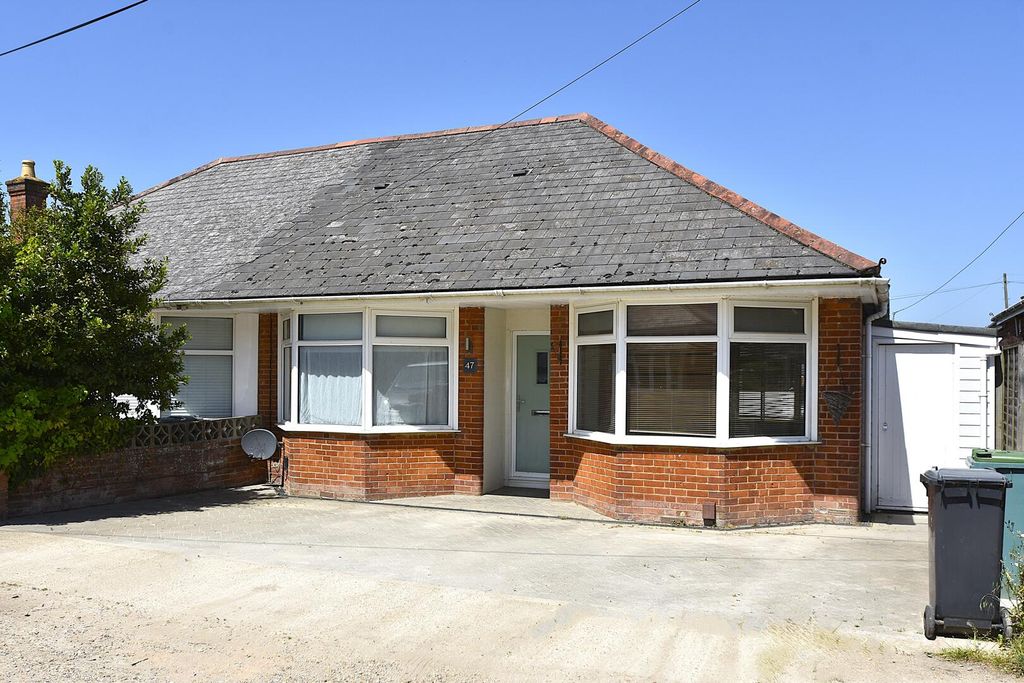 Property photo 1 of 13 Front (Exterior)
