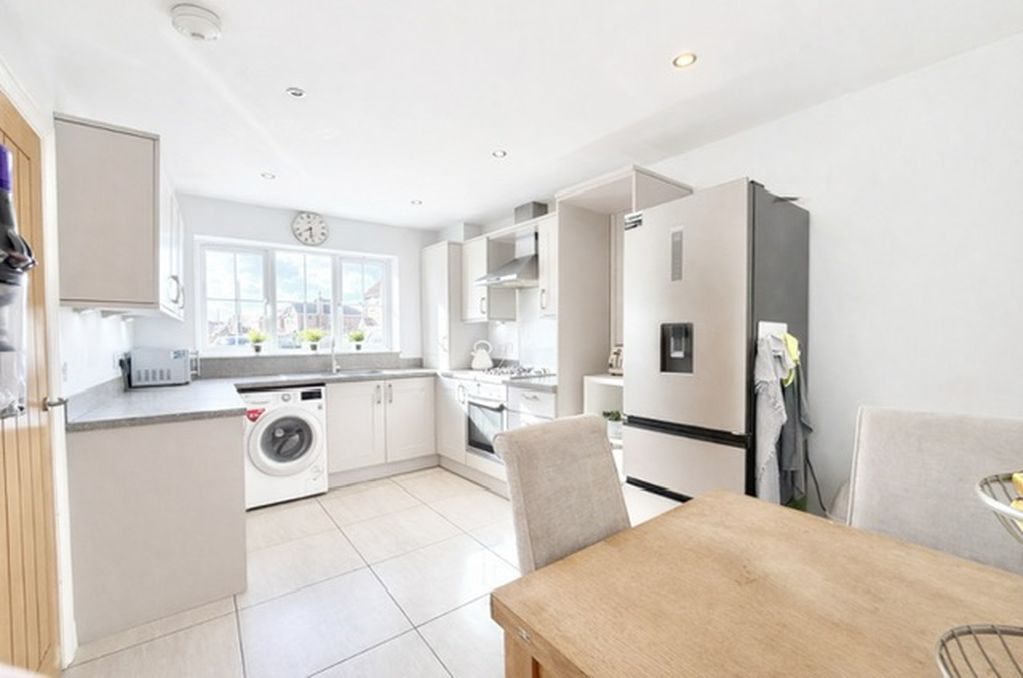 Property photo 2 of 16 Kitchen Diner