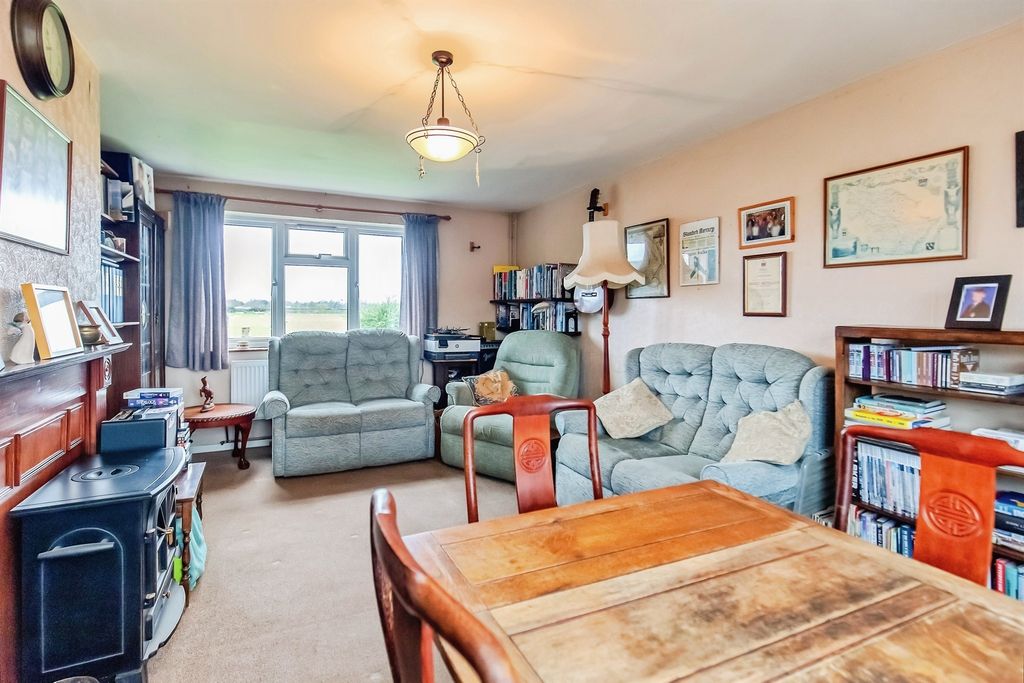 Property photo 2 of 20