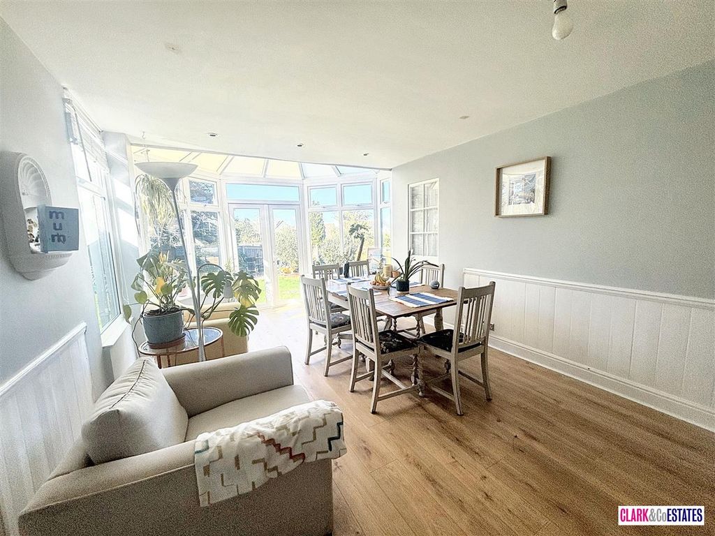 Property photo 2 of 16 Dining Room
