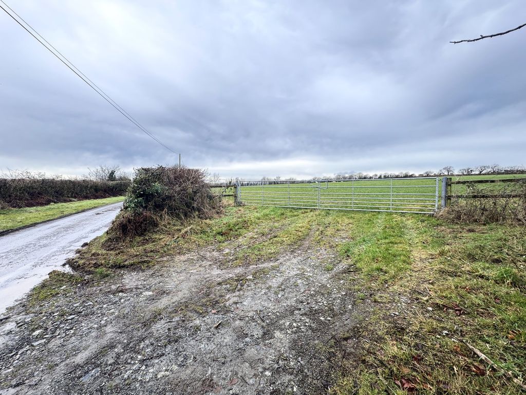 Property photo 3 of 8