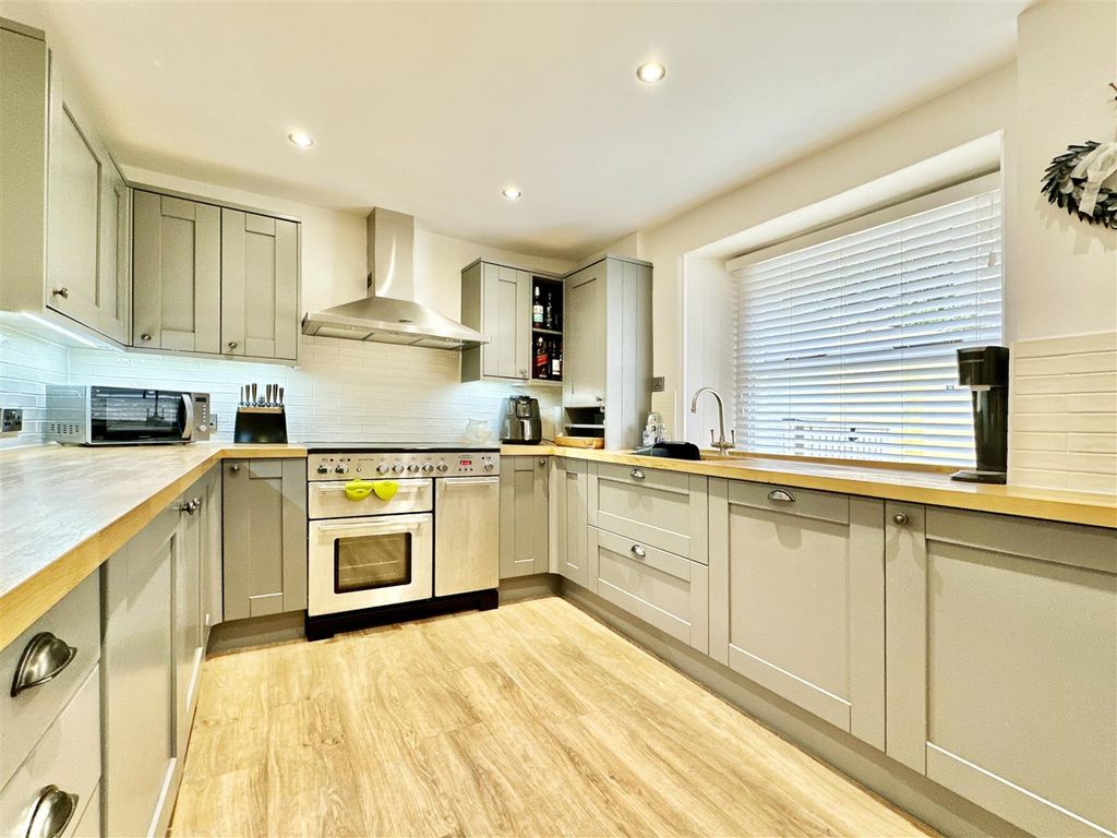 Property photo 2 of 25 Kitchen.Jpg