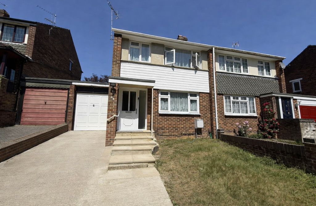 Property photo 1 of 16 Front