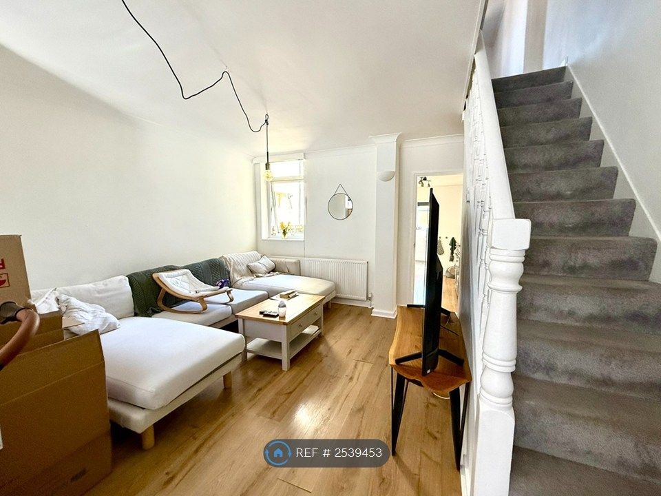 Property photo 3 of 11