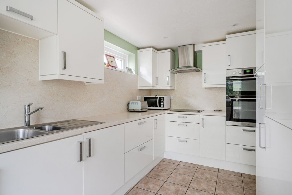 Property photo 2 of 17 1509976-13-1A049B...