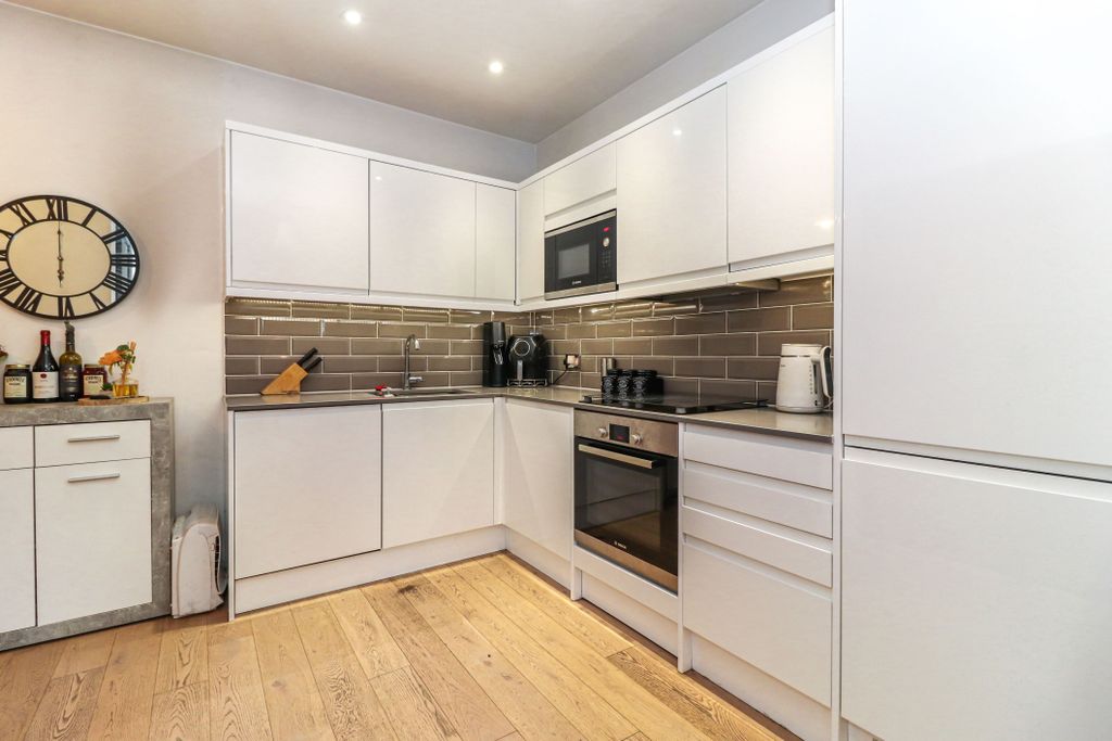 Property photo 1 of 23