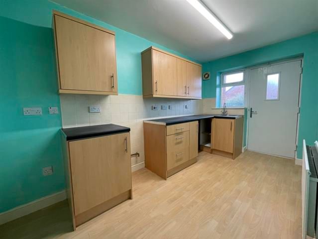 Property photo 2 of 6 Kitchen