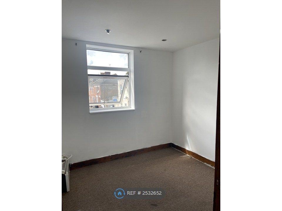 Property photo 3 of 5 Bedroom