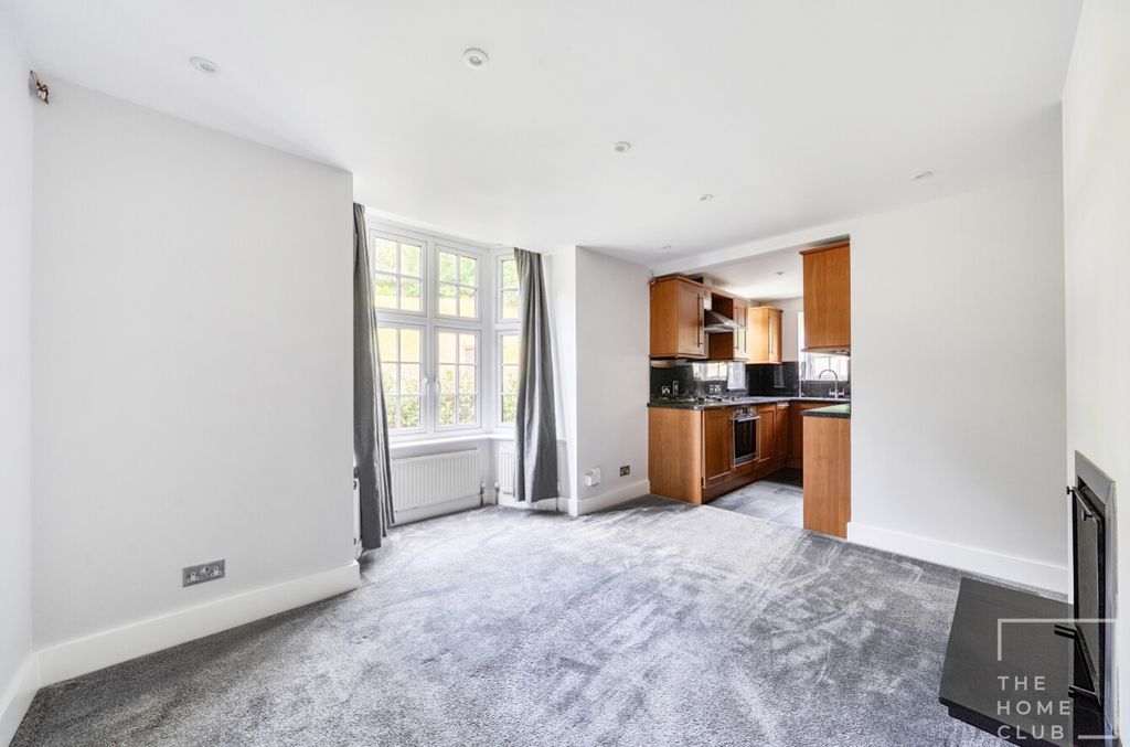 Property photo 2 of 13 d37Ad0ce-910F-45E3-A84E-611B700A0957
