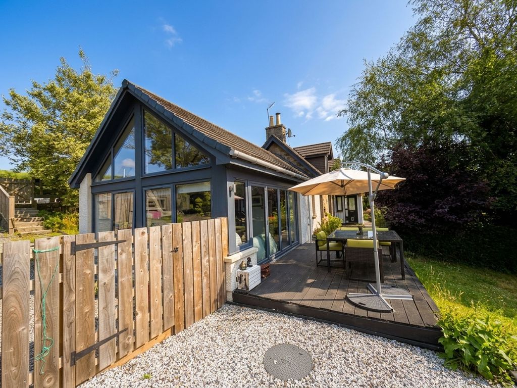 Property photo 2 of 31