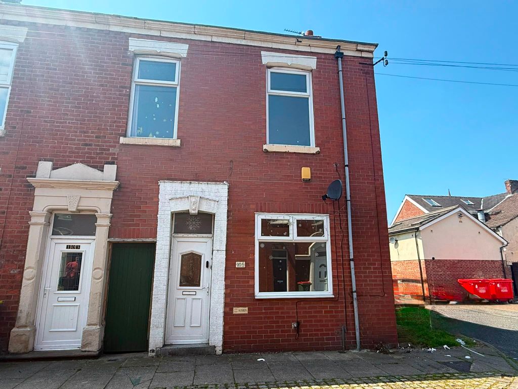 Property photo 1 of 12