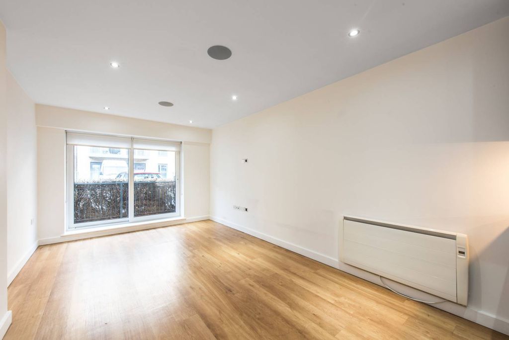 Property photo 1 of 7