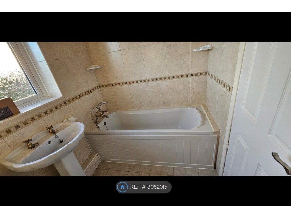 Property photo 2 of 25