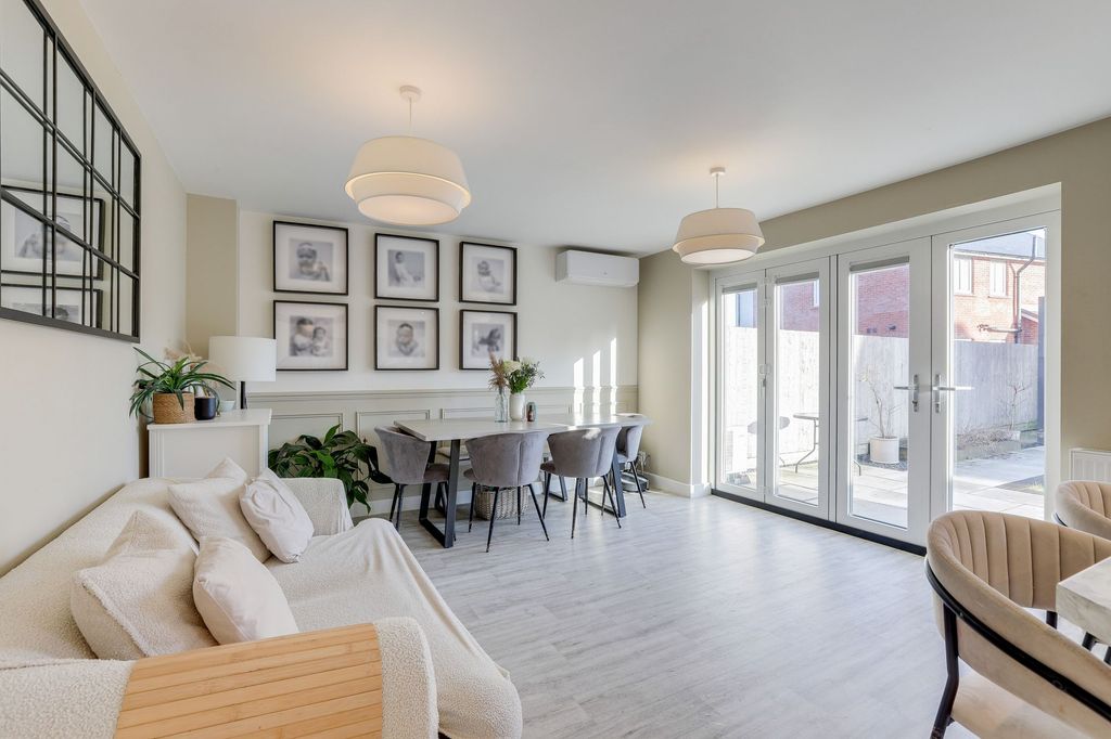 Property photo 3 of 29