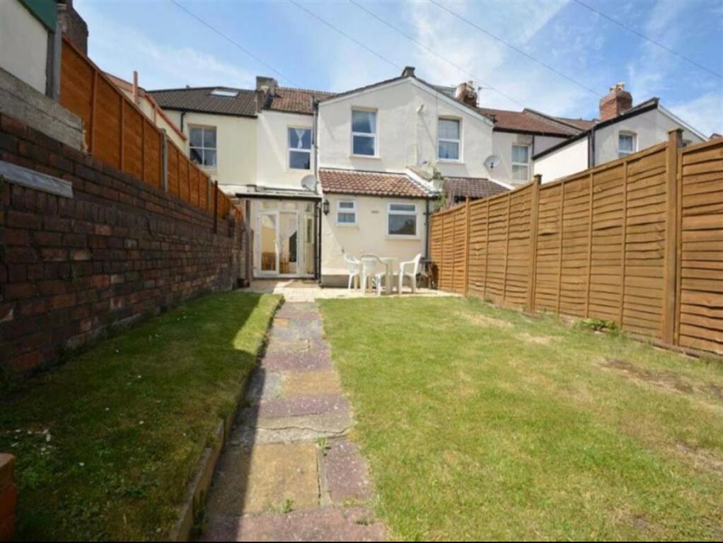 Property photo 1 of 11 A Spacious And Well-Maintained Garden, Perfect For...