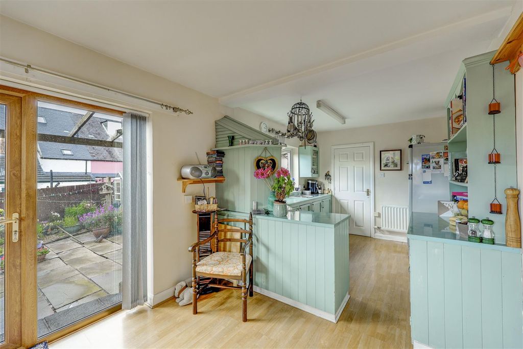 Property photo 3 of 29 Kitchen Diner