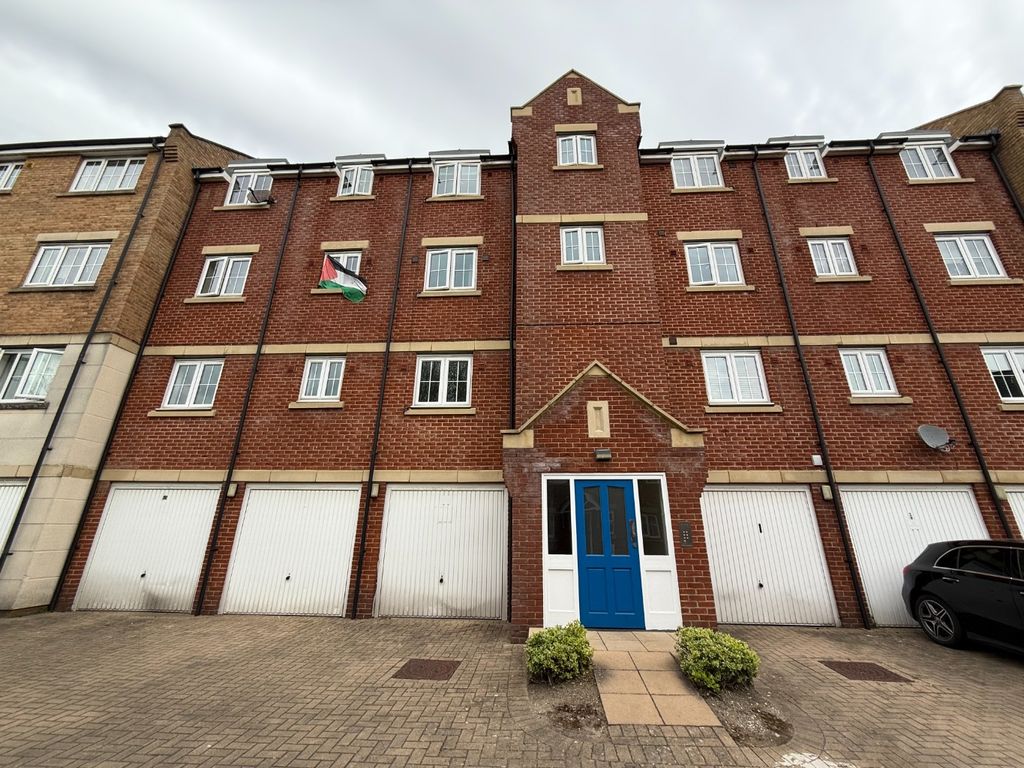 Property photo 1 of 8 5070580