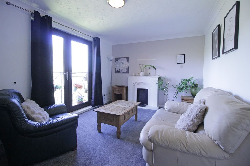 Property photo 2 of 9