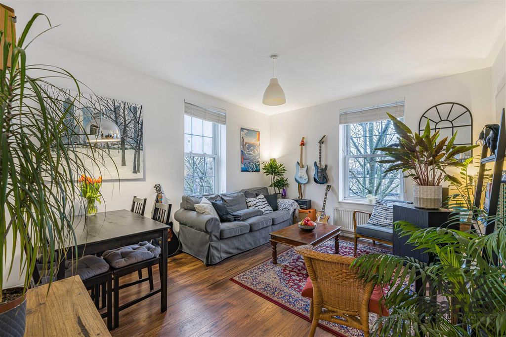 Property photo 2 of 16 Pomona House