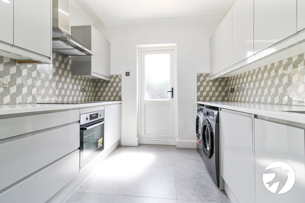 Property photo 3 of 15 Kitchen