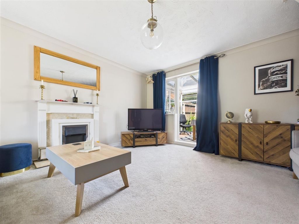 Property photo 3 of 14 Cam02453G0-Pr0108-Still008.Jpg