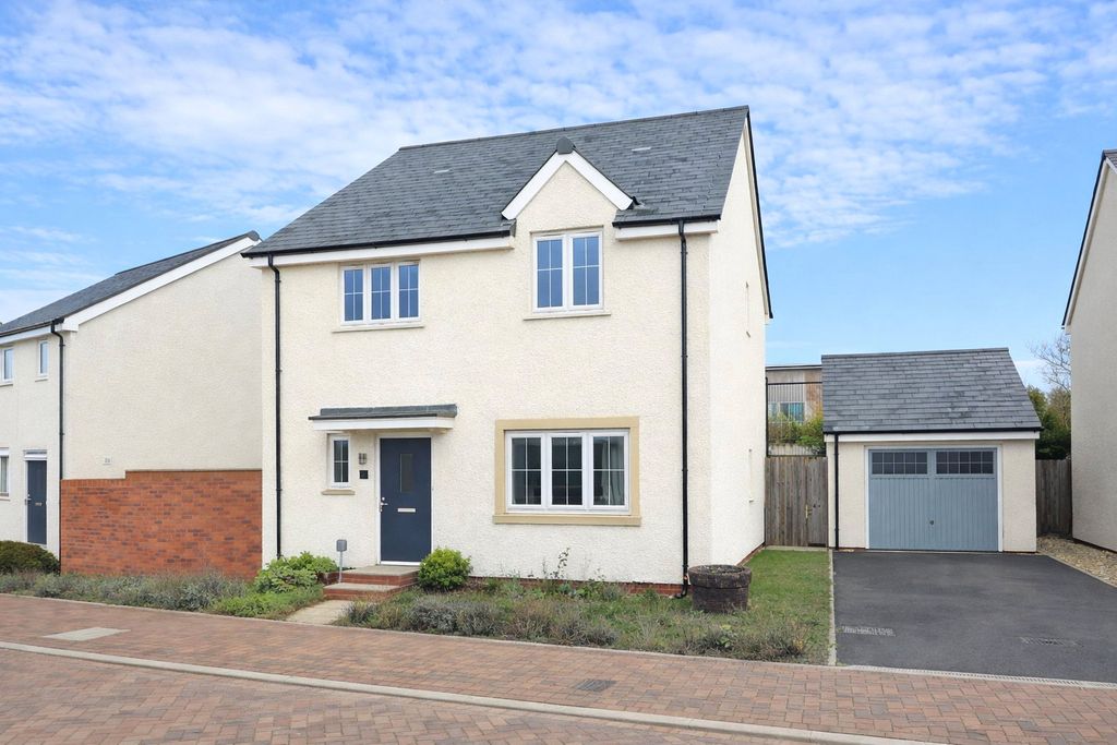 Property photo 1 of 17 Front