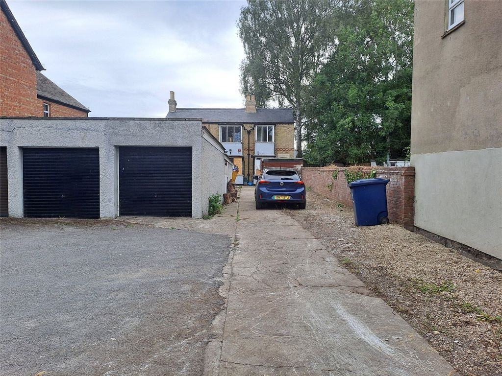 Property photo 2 of 4 Picture No. 21