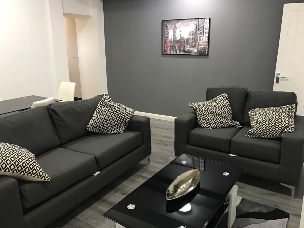 Property photo 2 of 6 Living Room
