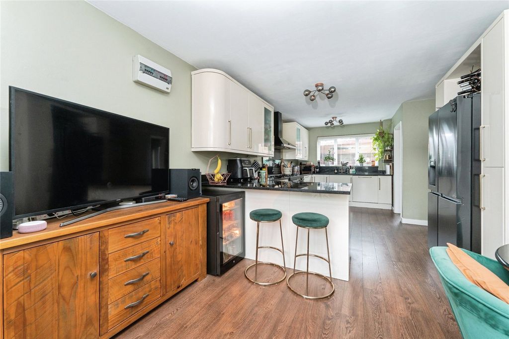 Property photo 3 of 31 Picture No. 23