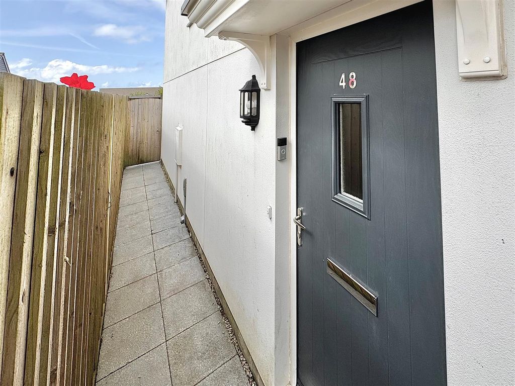 Property photo 3 of 25 Front2.Jpg
