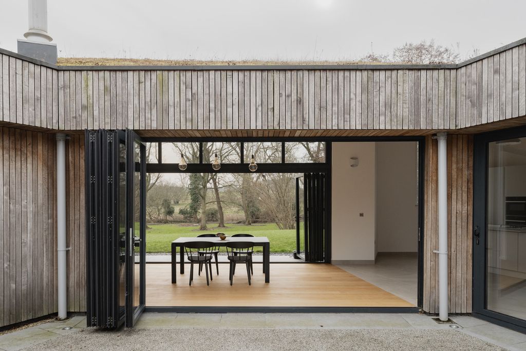 Property photo 2 of 36 263677 - Pivot House, Reymerston-34.Jpg