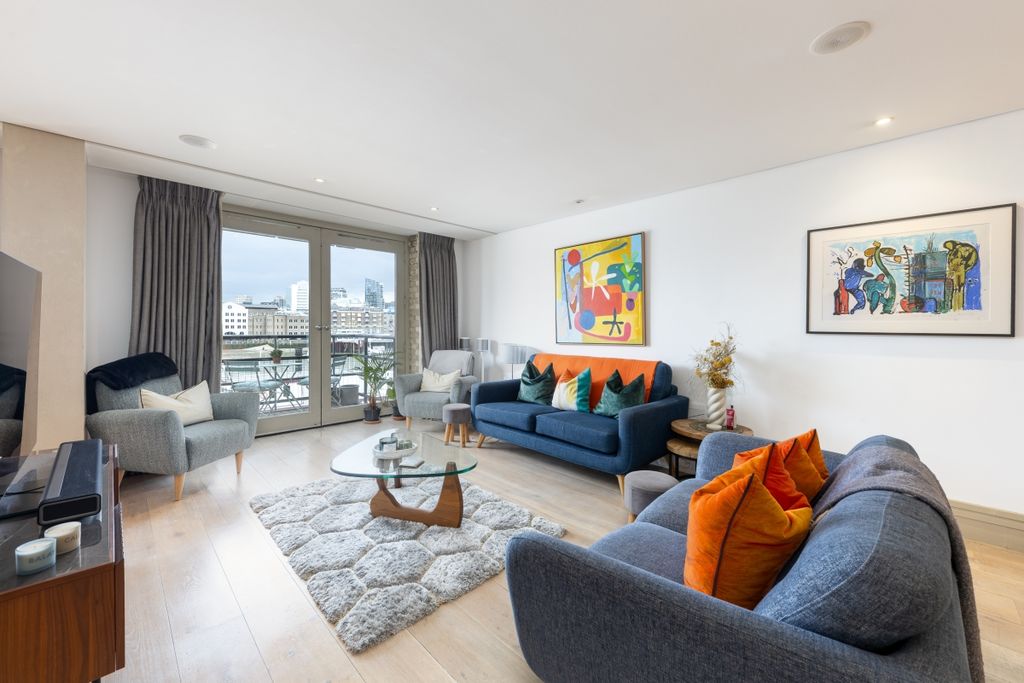 Property photo 3 of 14 Butlers Wharf 308...
