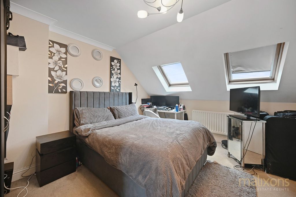 Property photo 3 of 13